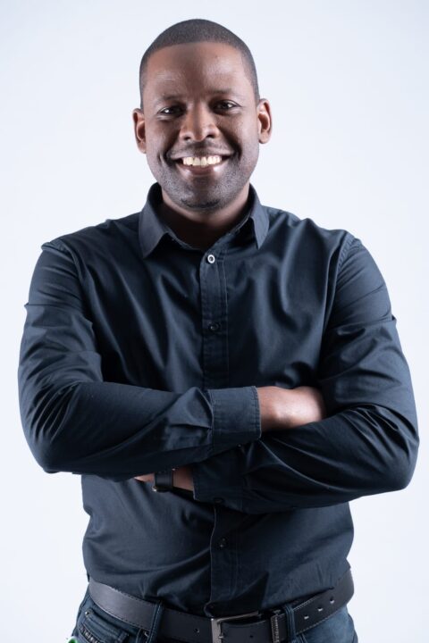 Elton Mumera profile